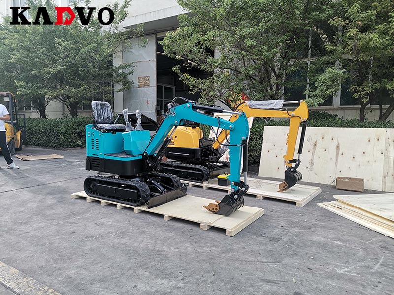 凱迪沃重工2臺小型挖掘機出口西歐