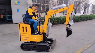 KV15型電動小挖機配篩斗操作視頻