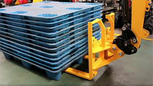 小型挖掘機貨叉作業(yè)視頻