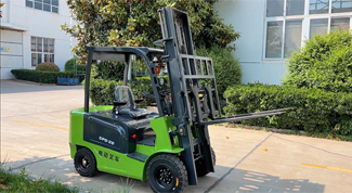 2噸新能源電動叉車實操